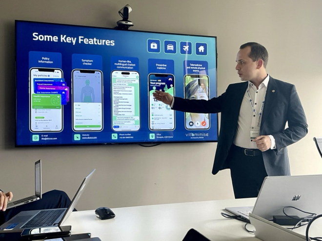 Vitaminise Mobile app features on display